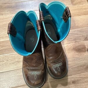 Ariat woman’s fatbaby heritage dapper round toe boots